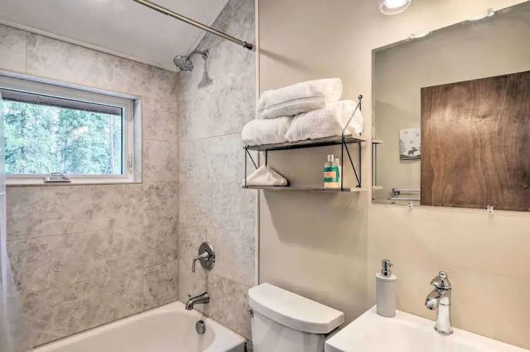 5 Mi to Ski Resort: Mtn-view Breck Home w/ Hot Tub