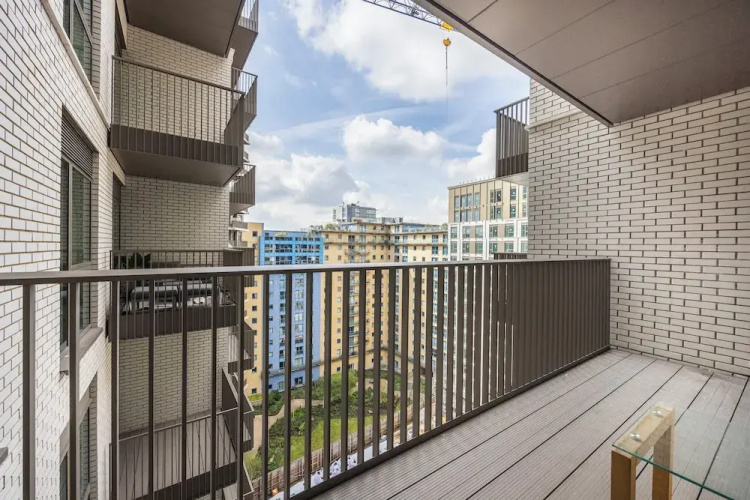 ExCel Pad 3 Bed and 3 Bath Apartment