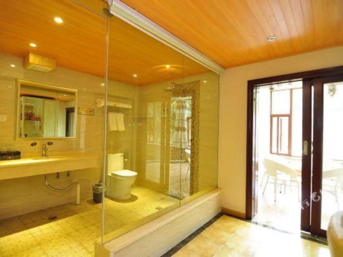 Blue Moon Valley Hot Spring Hotel