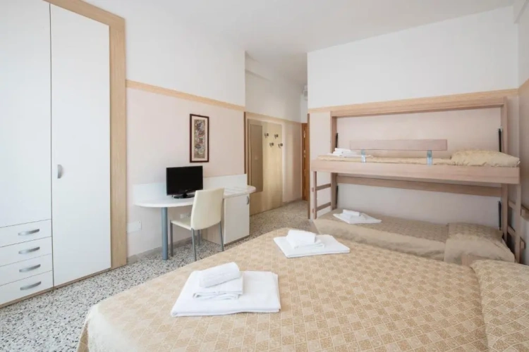 Standard Quadruple room