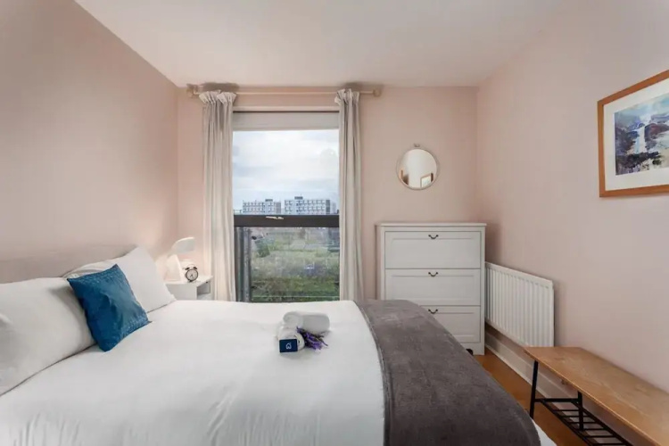 Bright and Stylish Kennington Gem