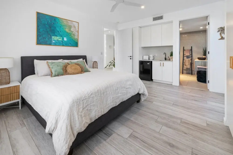 Beach Home in Burleigh Waters