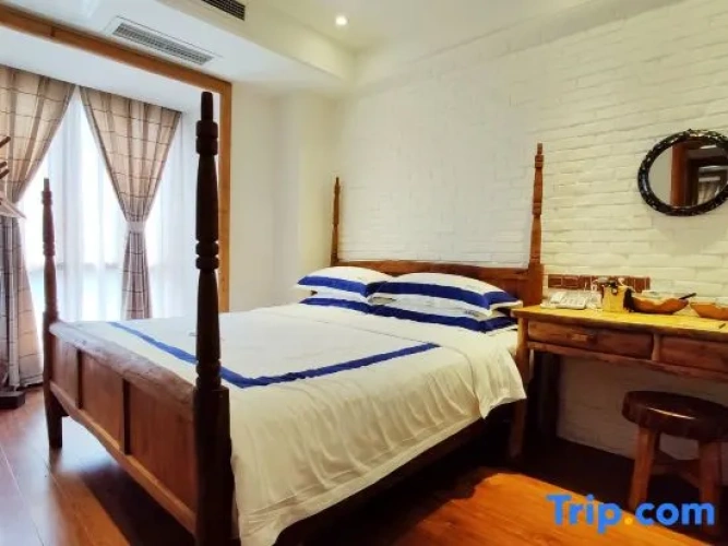 Quadruple Family Suite