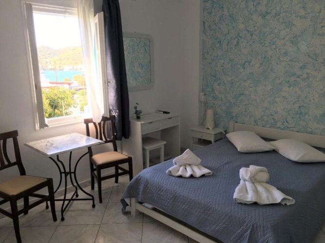 Standard Triple room with sea view