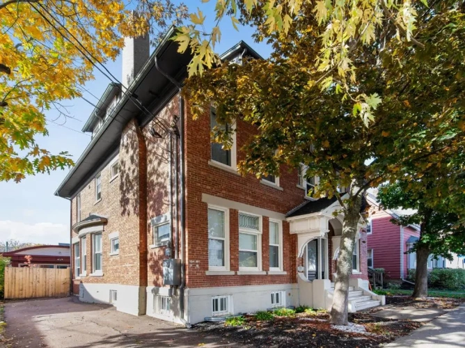 6 Bedrooms Cottage