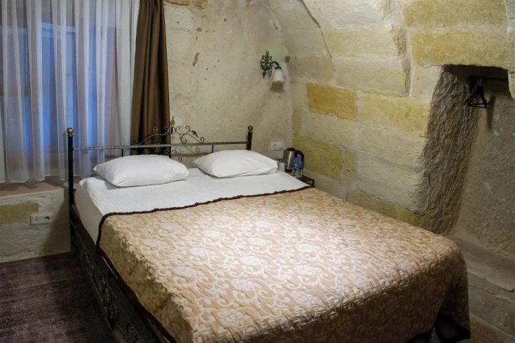 Deluxe Double Basement room with courtyard view
