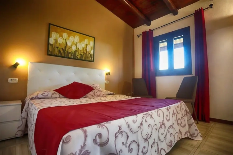 Standard Triple room