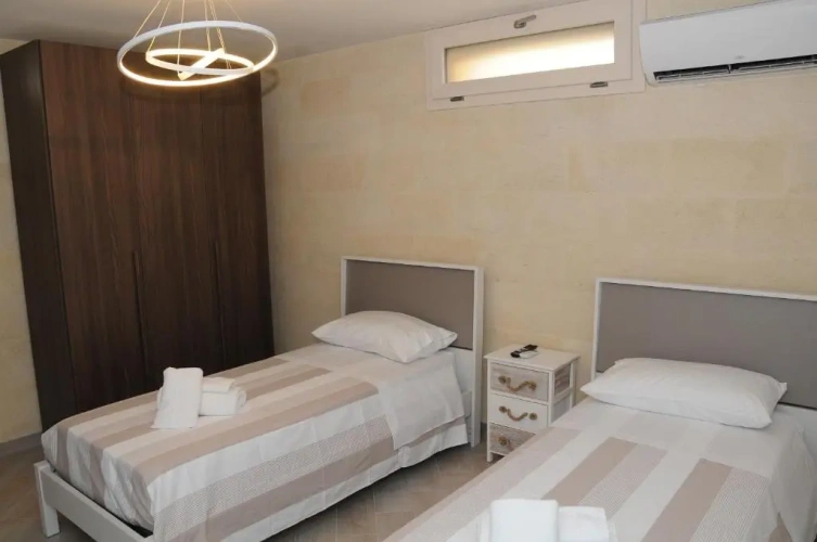 Standard Twin room
