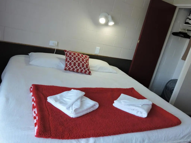 Maple Lodge Motel