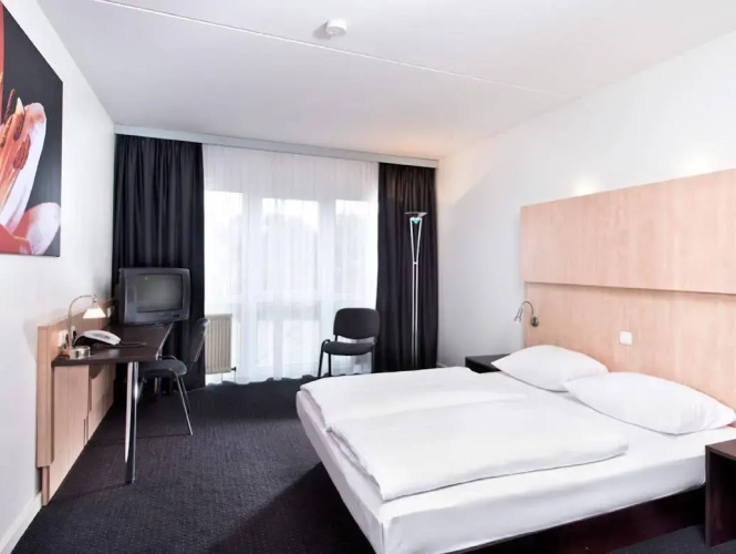 Good Morning + Bad Oldesloe Hotel