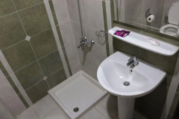 Iskan Hotel 5