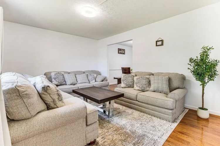 Shop, Golf & Explore: Home 14 Mi to Columbus!