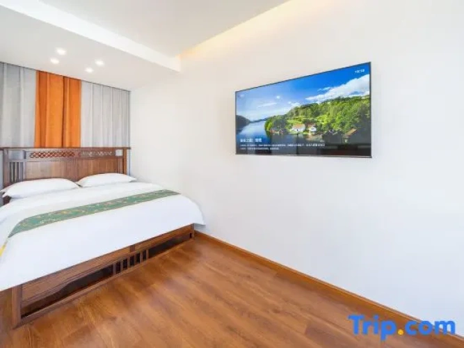 Premium Suite with mountain view