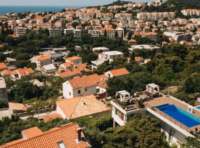 2 Bedrooms Apartment with balcony and with sea view