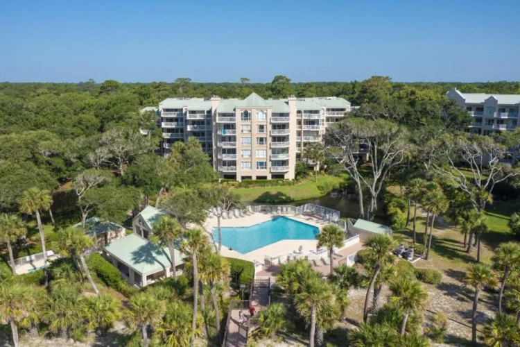710 Barrington Park