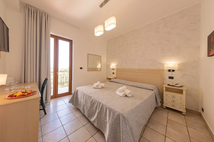Superior Double room with balcony and with sea view