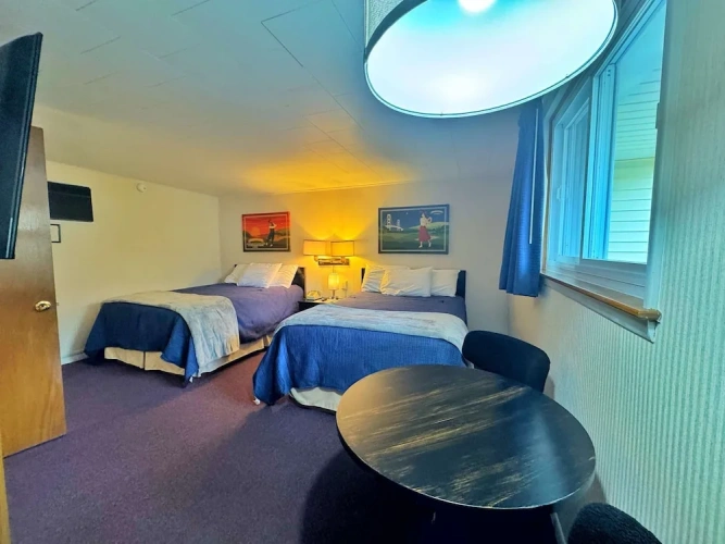Standard Quadruple Basement room