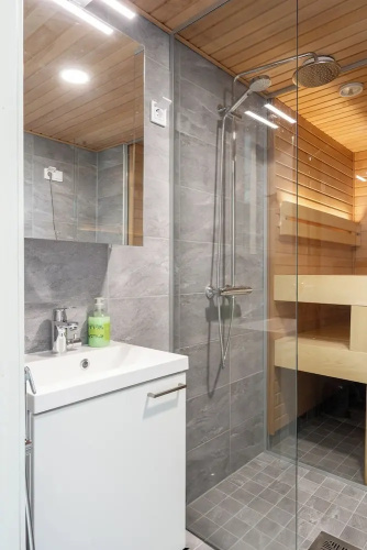 3BR Modern Loft Penthouse with Sauna & Parking