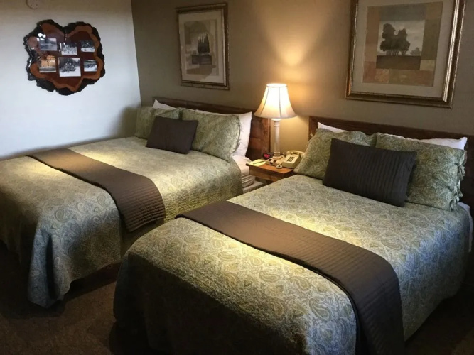 Sleepy Hollow Cabins and Hotel