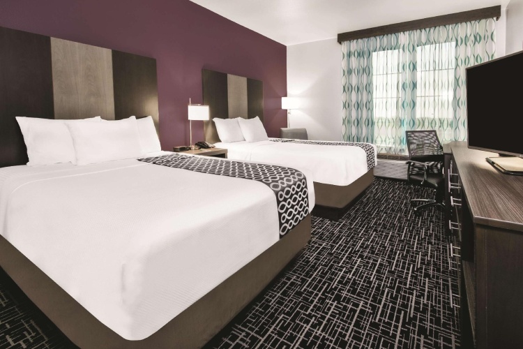 Standard Quadruple room with view