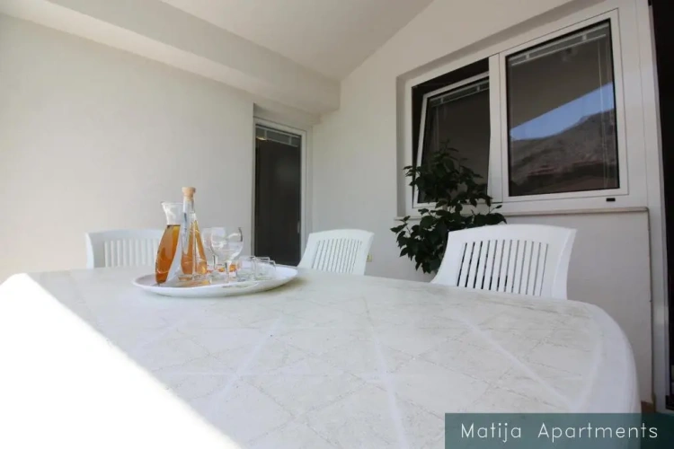 3 Bedrooms Apartment