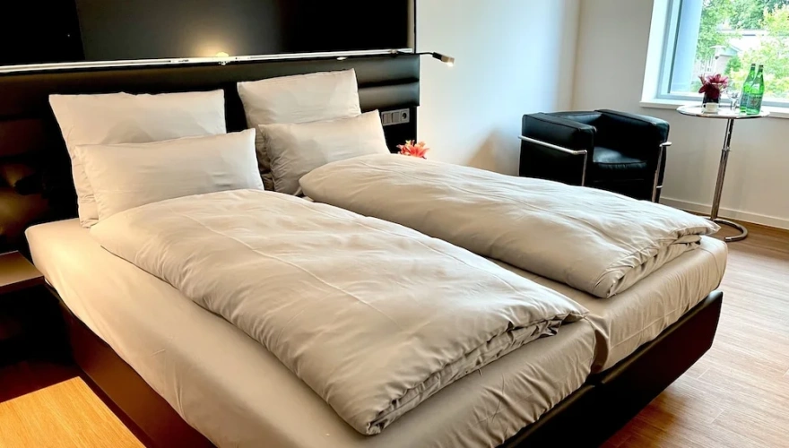 Standard Quadruple room with city view
