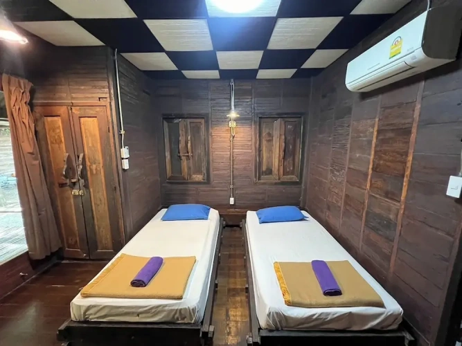 Standard Twin room with balcony