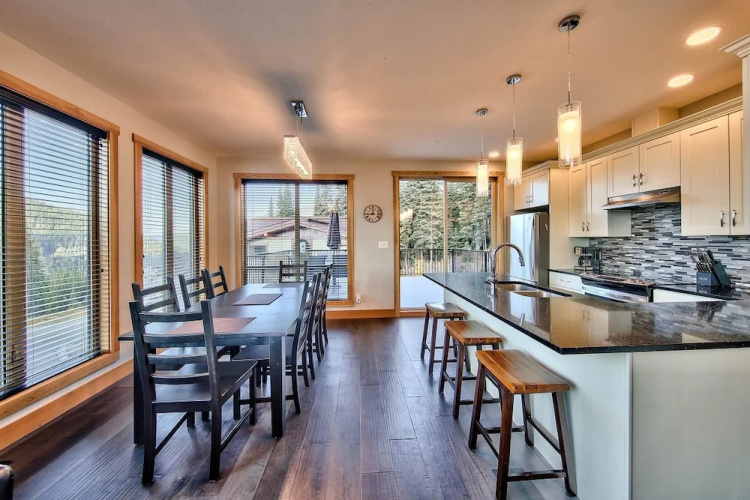 Lookout Lodge By Bear Country