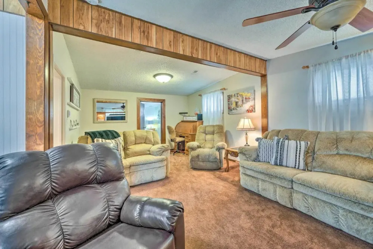Caldwell House w/ Grill ~ 1 Mi to Downtown!