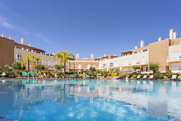 CG 12B - Pool - Cabanas Gardens