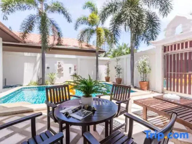 AnB poolvilla 2BR with private beach in pratamnak