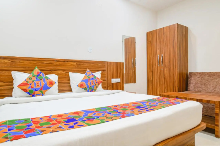 FabHotel Adiyogi Aura