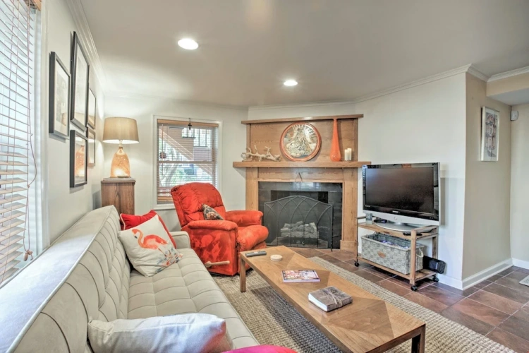 2 Bedrooms Apartment