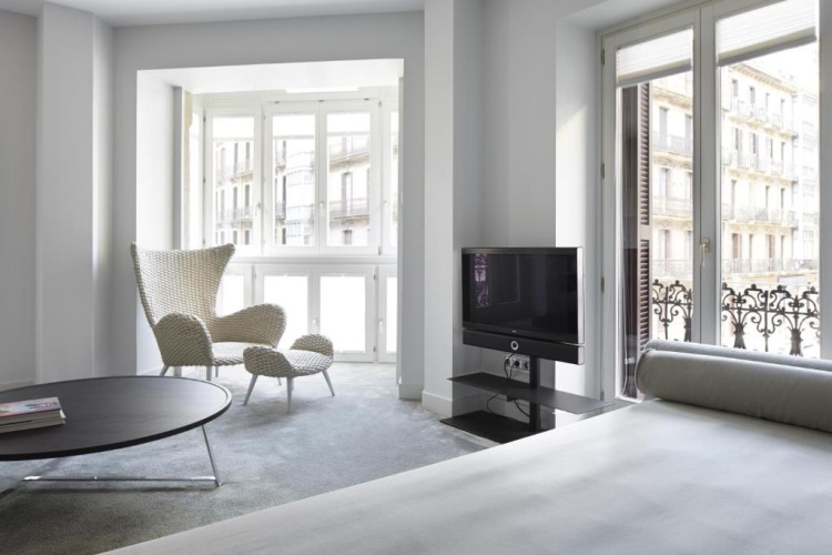 3 Bedrooms Apartment