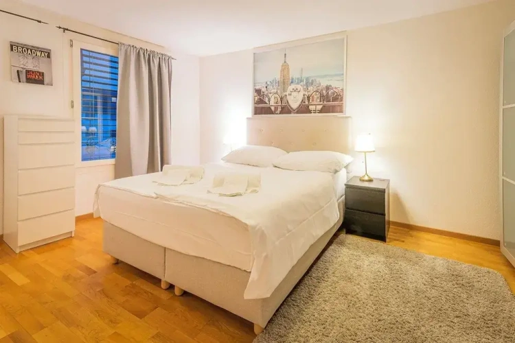 1 Bedroom Apartment with balcony and with mountain view