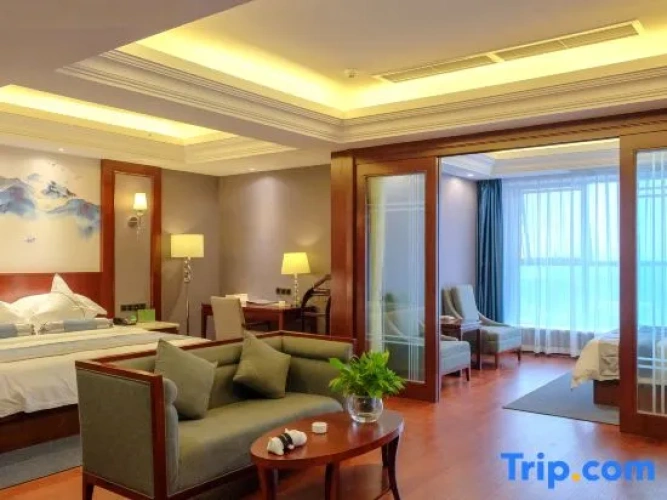 Deluxe Family Suite