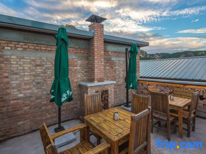 Rareyard Baihujian B&B