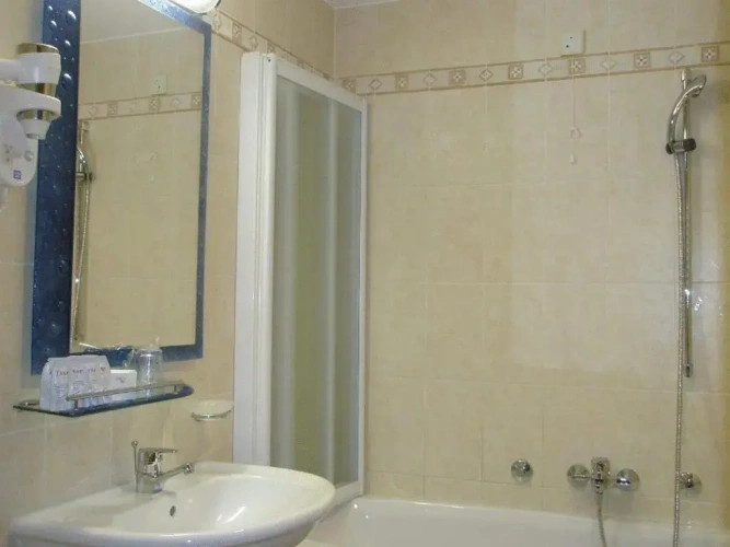 2 Bedrooms Suite with balcony
