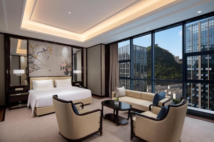 Deluxe Double Club Suite