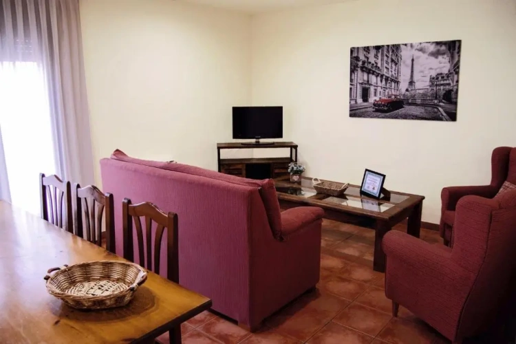 3 Bedrooms Apartment