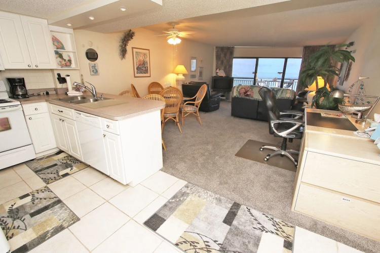 Chateaux 208 Apartment