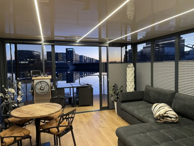 Comfort room