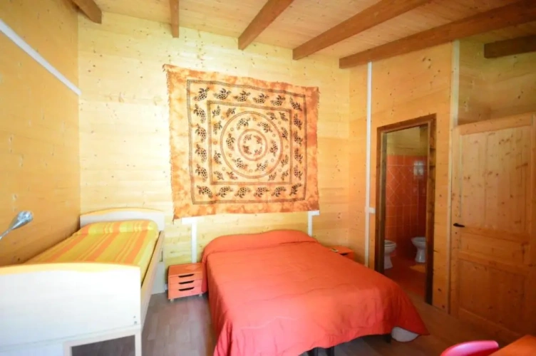 Standard Quadruple room with garden view