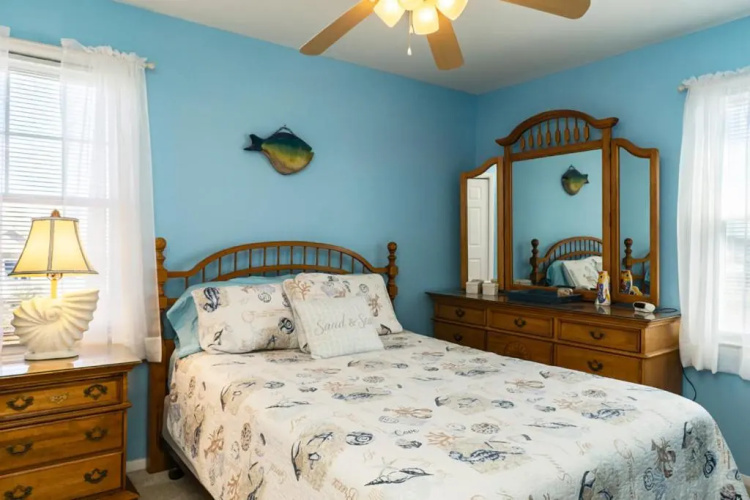 1 4 Us by Oak Island Accommodations