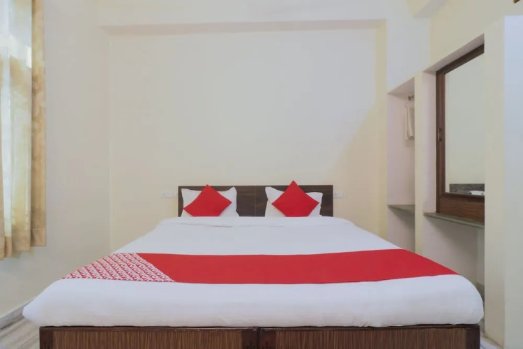 OYO 24535 Hotel Payas