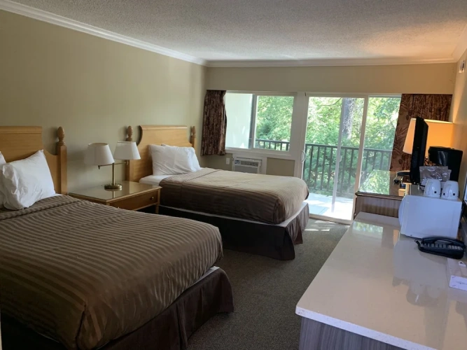 Business Quadruple room