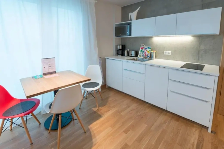3 Bedrooms Apartment
