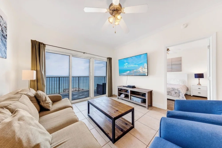 2 Bedrooms Comfort room with balcony and beachfront