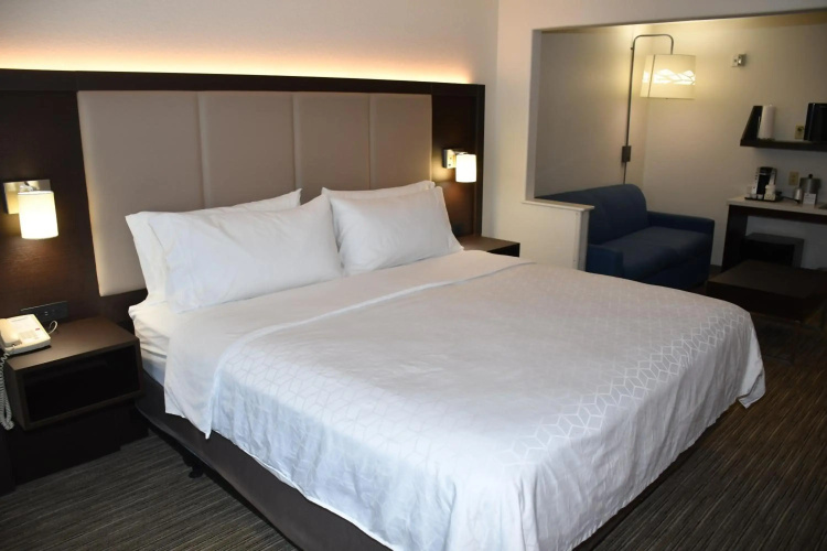 Holiday Inn Express Evanston by IHG