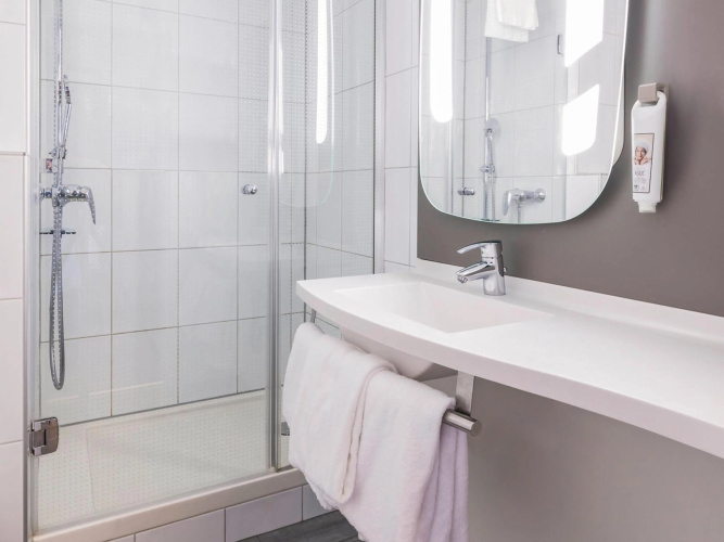 Ibis Zurich Messe-airport photo 13